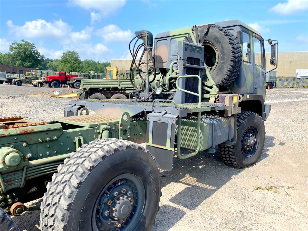 T-09282018-14 | 1998 Stewart & Stevenson M1088 6x6 FMTV 5th Wheel Tractor24.jpg