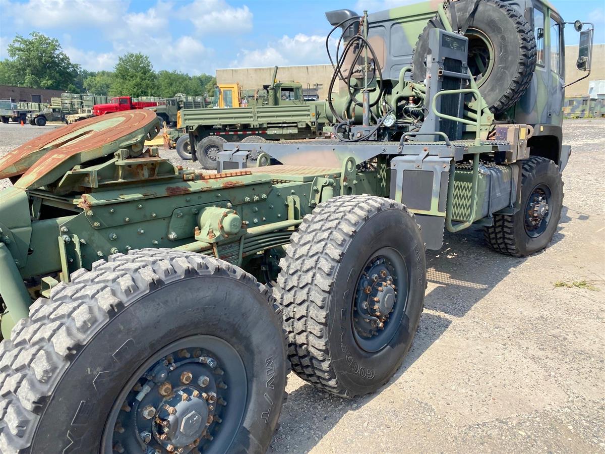 T-09282018-14 | 1998 Stewart & Stevenson M1088 6x6 FMTV 5th Wheel Tractor23.jpg