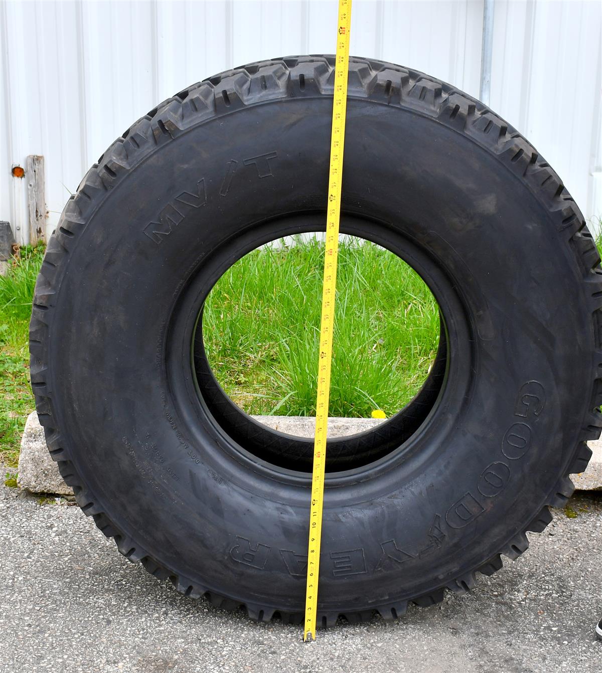 TI-124B |  Goodyear MVT MVT 39585R20 Tire Used (3).JPG