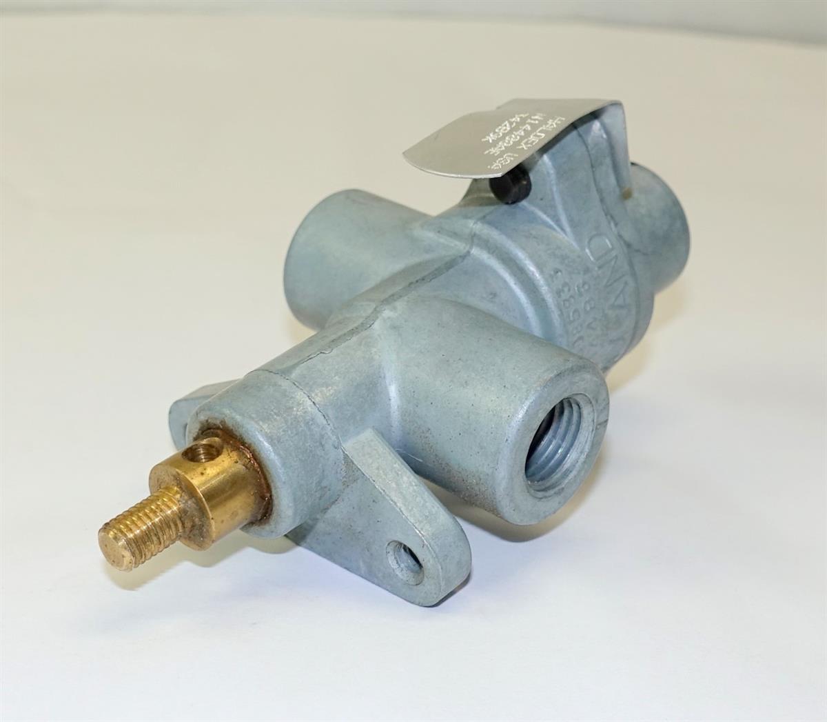 TR-241 | 4820-00-466-1945 Push Pull Air System Control Valve for M747 Semitrailer NOS (5).JPG