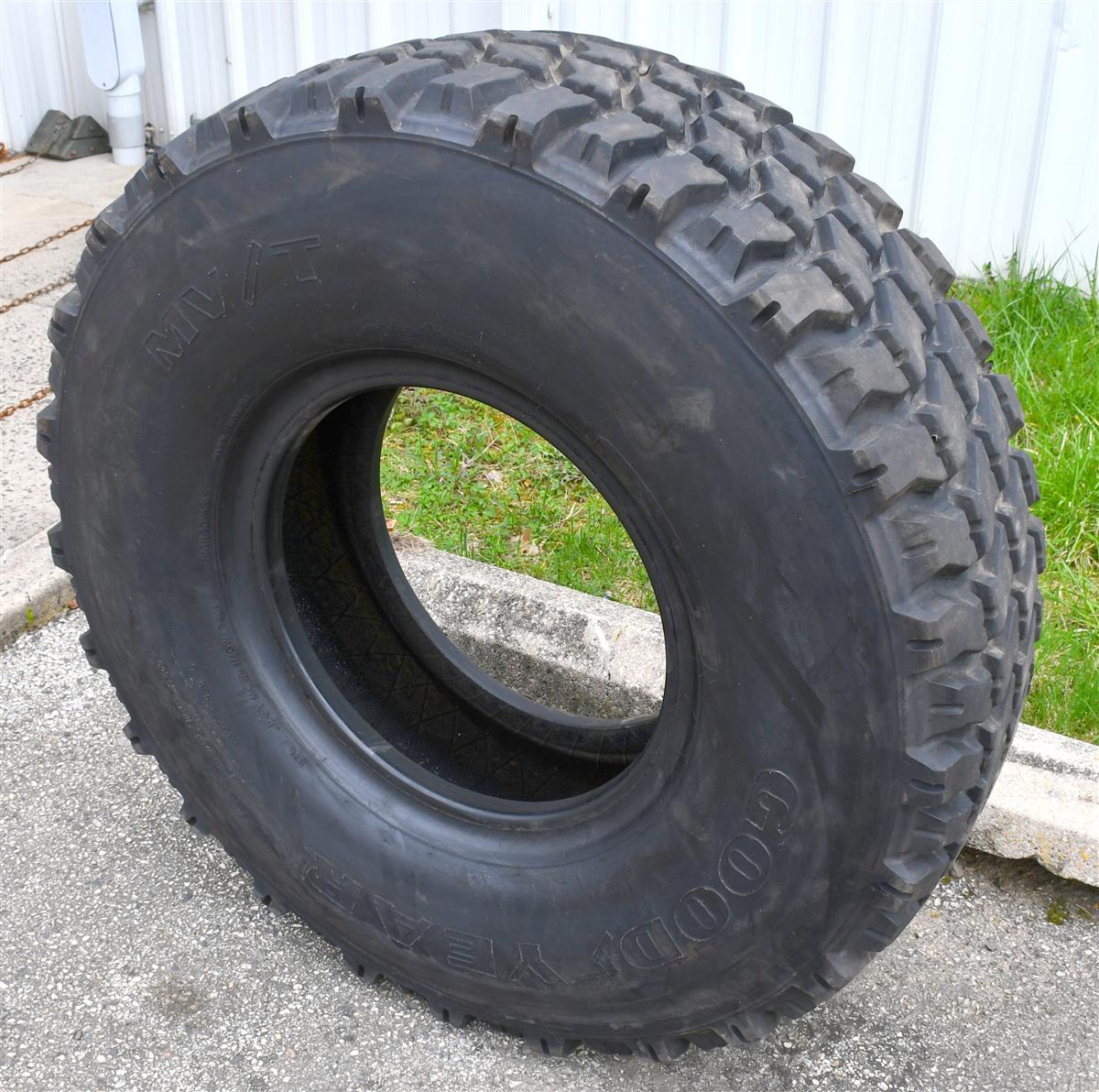 TI-124D  | Goodyear MVT MVT 39585R20 Tire  (33).JPG