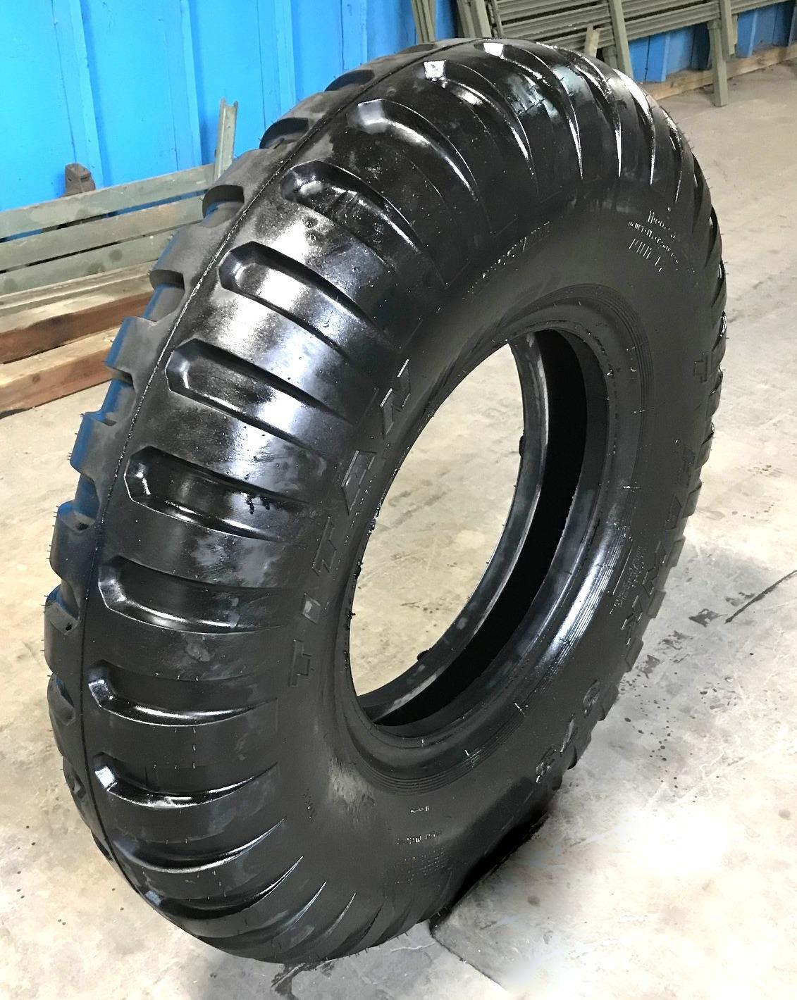 TI-102 | TI-102  Titan T-Hawk 373 43.5 11.00-20 Tire (NOS) (4).jpg