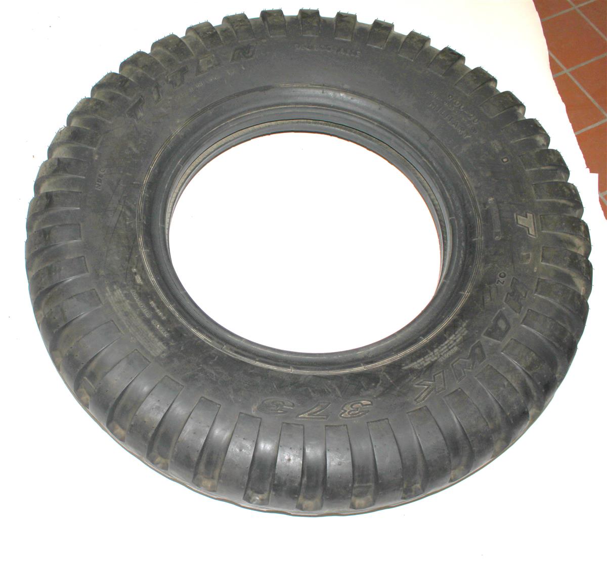 TI-113 | TI-113 9.00 x 20 Military Tread Bias Tire 100% Tread (1).JPG