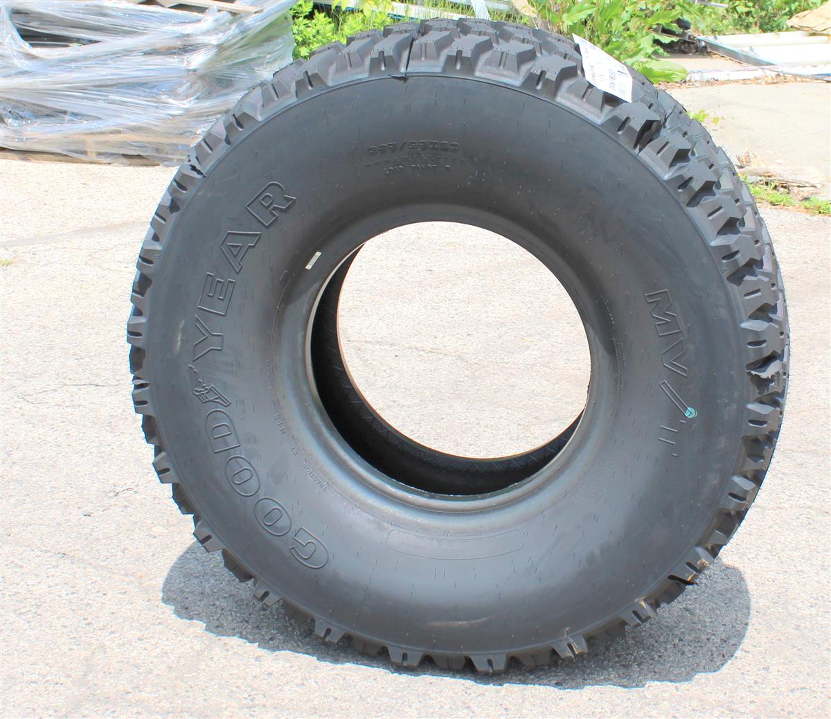 TI-124 | TI-124 Goodyear MVT MVT 39585R20 Radial Tire 100% Tread  (16).JPG