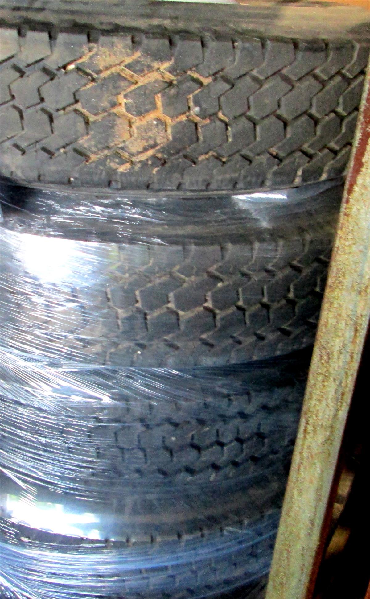 TI-1823 | TI-1823  Aeolus Semi-Truck Controlled Performance Tires 11R245 With Rim (14).JPG