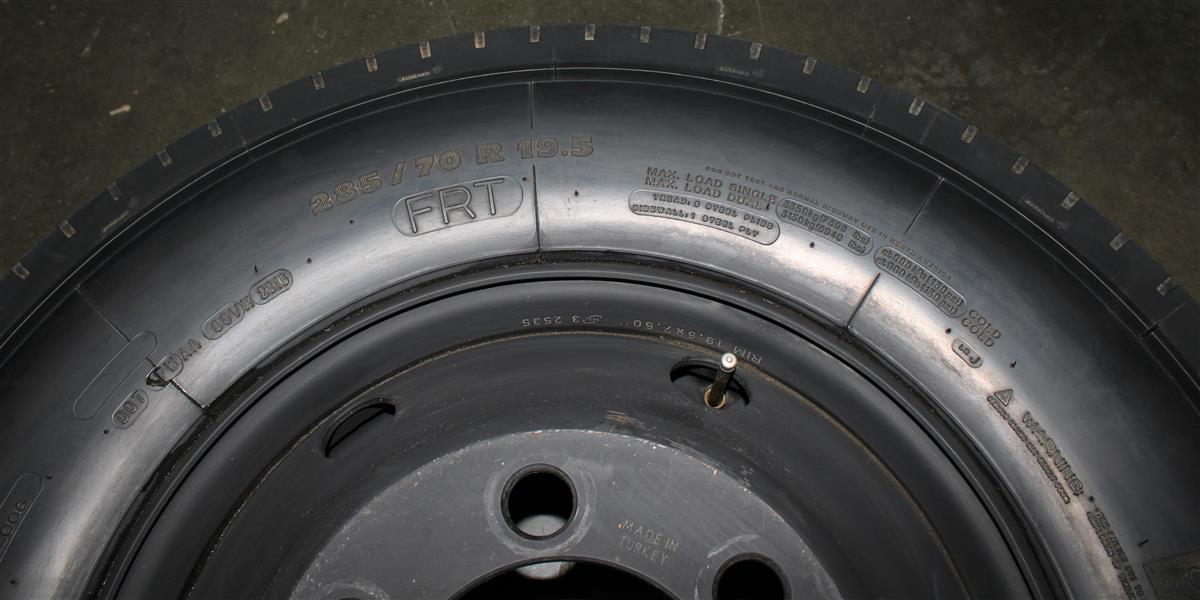 TI-1844 | TI-1844 Michelin XTE 2 285-70R19.5 with 6 Lug Budd Style Rim 100% Tread  (9).JPG