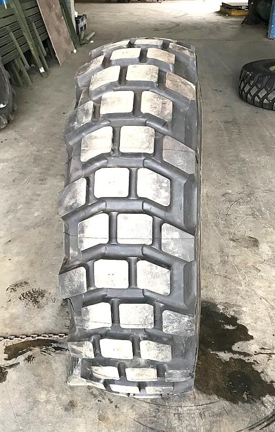 TI-365 | TI-365  Michelin XL 14.00R20 W Rim (NEW) (2).jpeg