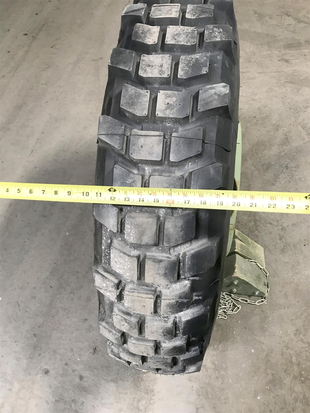 TI-393 | TI-393  Michelin X 11.00R20.00 XL Tire (NOS) (600).JPG