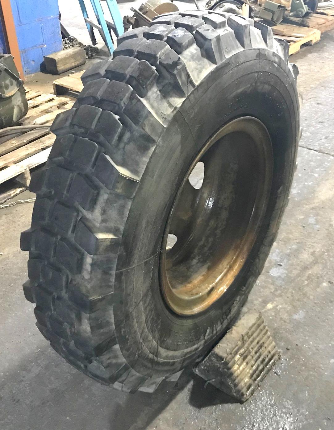 TI-395 | TI-395  Michelin X 11.00R20.00 XL Tire (50-60)(USED) (101).jpg