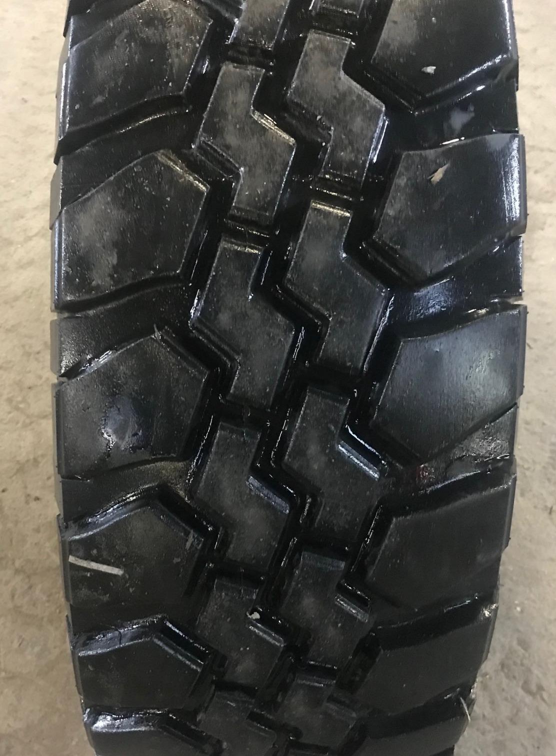 TI-422 | TI-422  BF Goodrich Baja TA 37x12.50R16.5LT Tire (Used)  (5).jpg