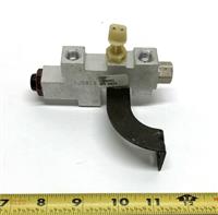 HM-1616 | HM-1616  Master Cylinder Proportion Valve HMMWV (2).JPG