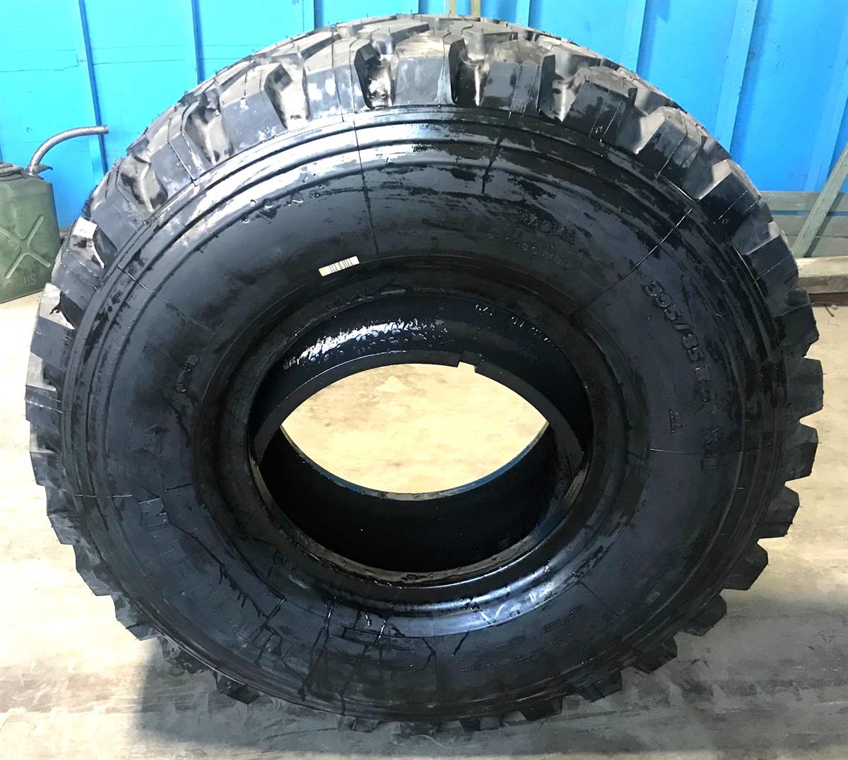 TI-100 | TI-100  Michelin XZL 39585R20 Super Single Radial Tire (NOS) (5).jpg