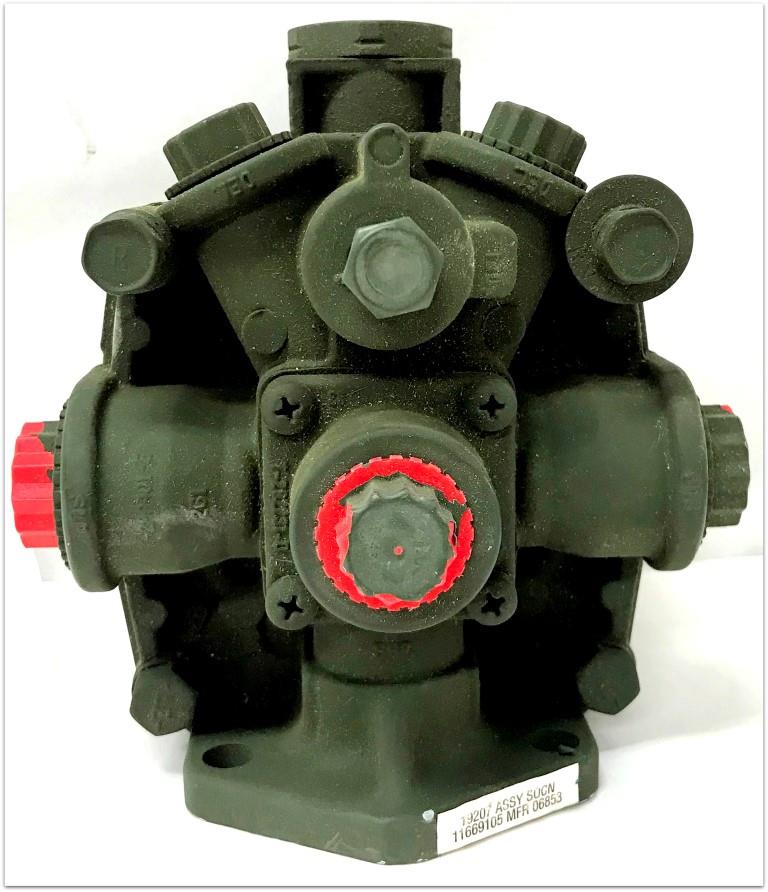 9M-1062 | 9M-1062 Rear Air Brake Relay Valve (2).JPG